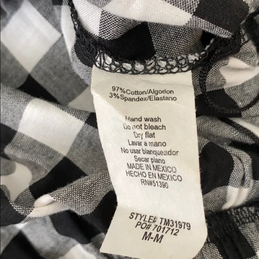 NWOT Buffalo Plaid Crop Tassel Top Medium
